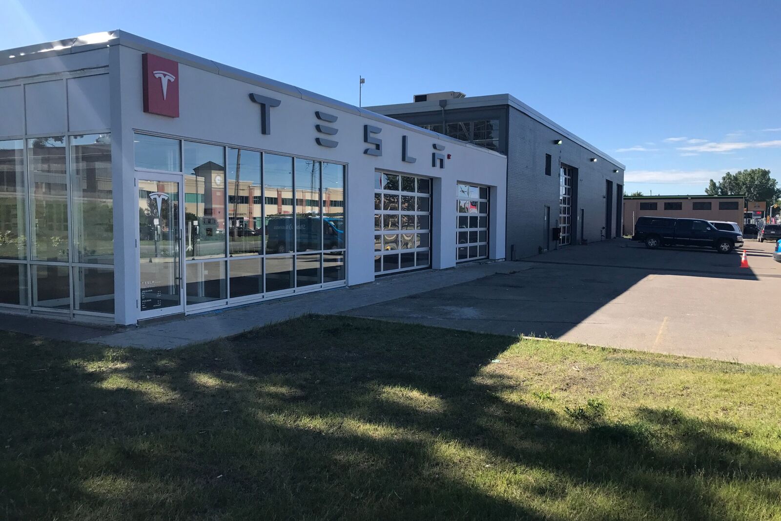 Calgary Tesla Service Shop photo 2