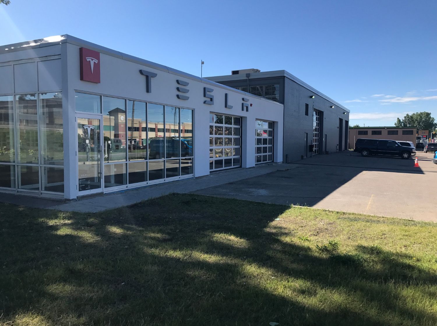 Calgary Tesla Service Shop photo 13